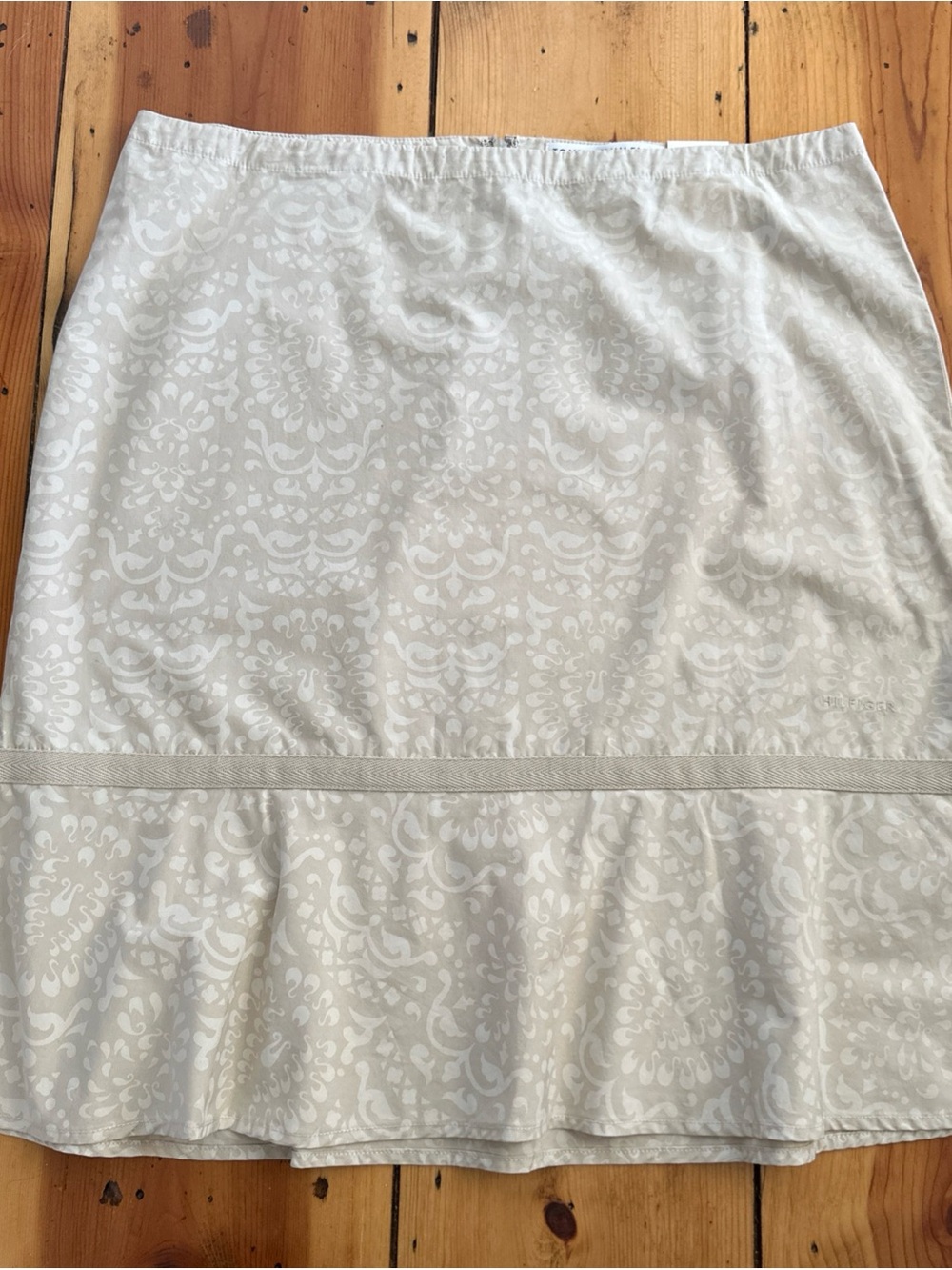 NEW TOMMY HILFIGER Women’s Size 14 Skirt Tan Beige Lightweight Spring Summer